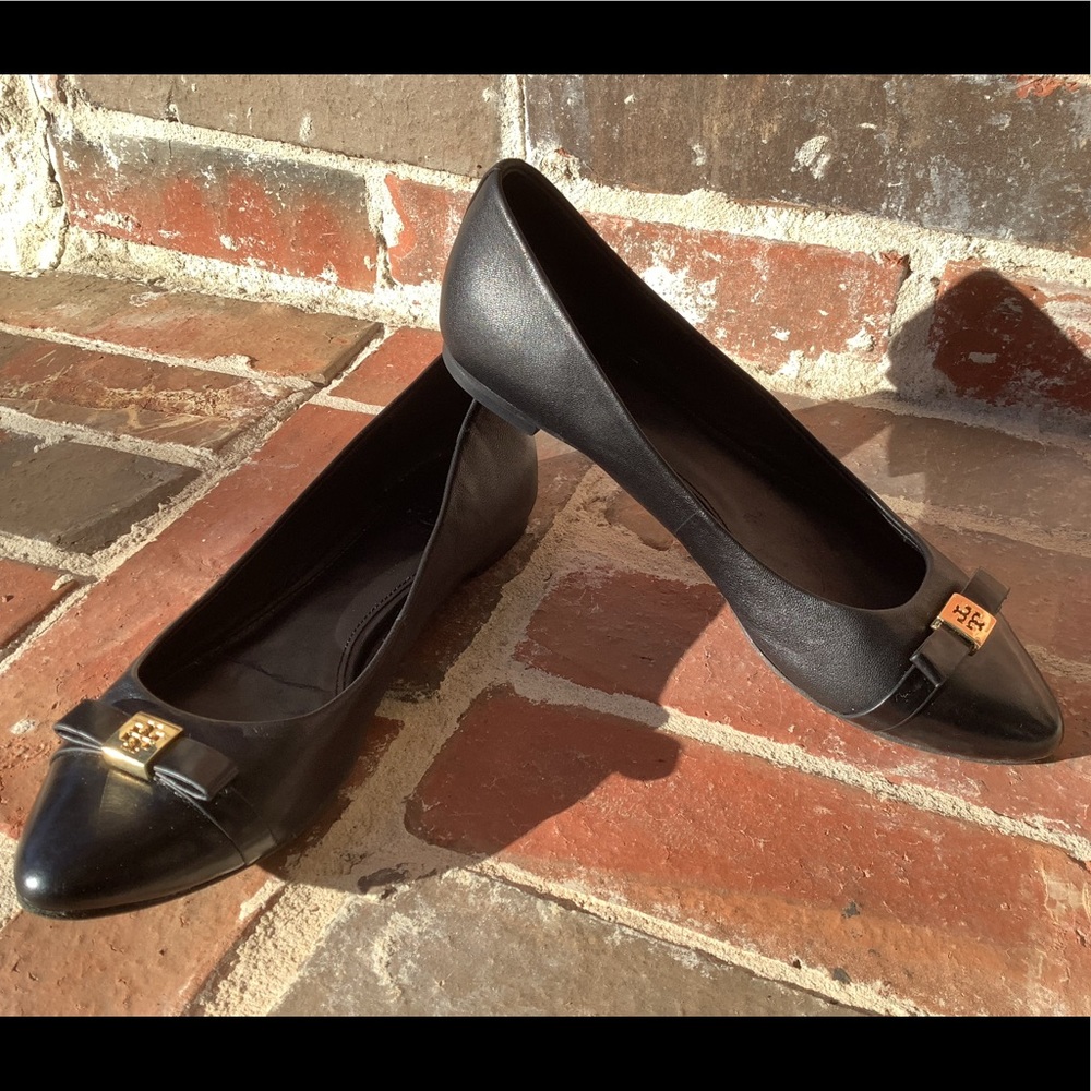 Tory Burch Hugo Ballerina Flats Black Ballet Shoe Pointed Toe Bow Flat size 5.5